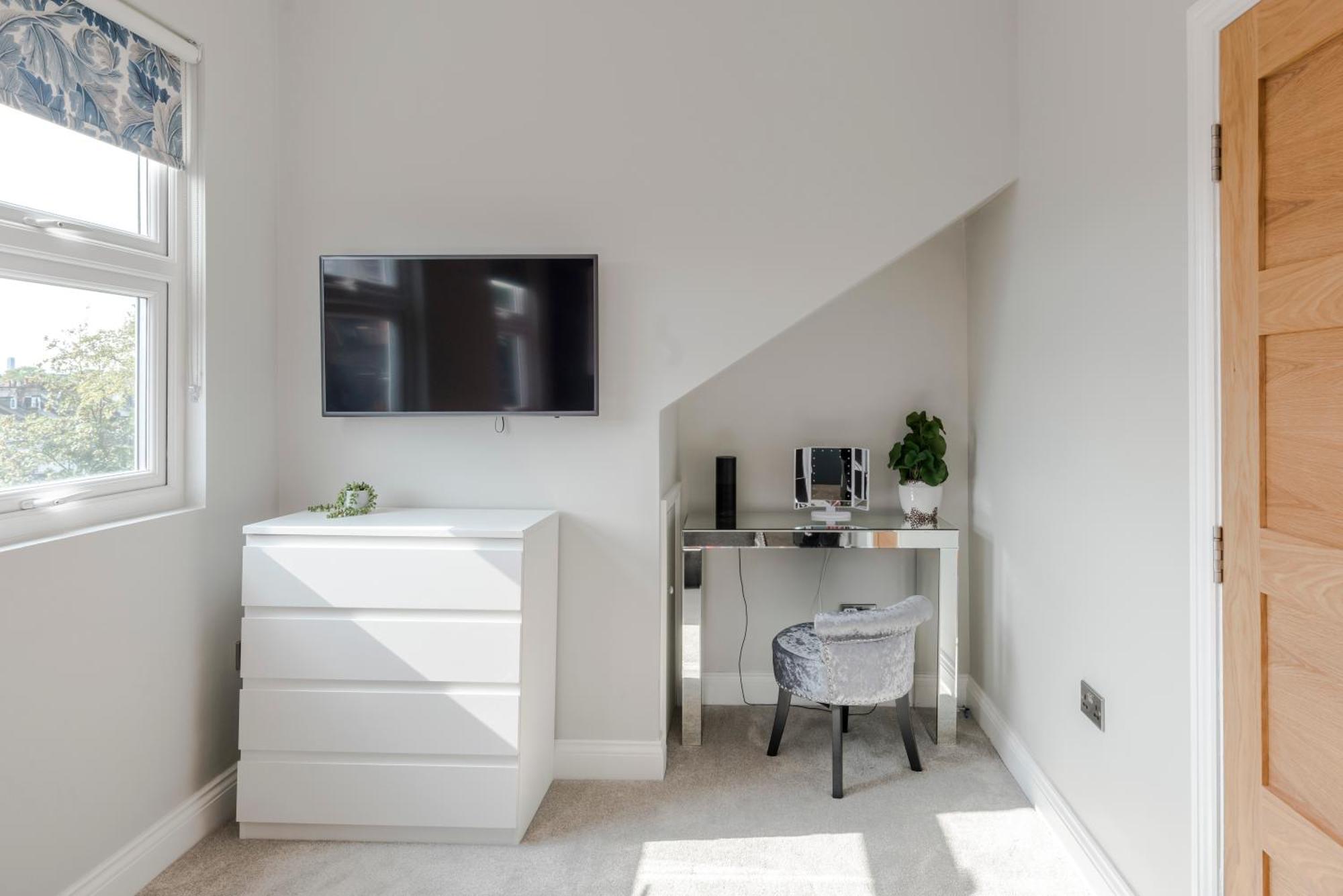 Stunning 3 Bed Duplex Apartment In The Heart Of West Hampstead London Exteriör bild