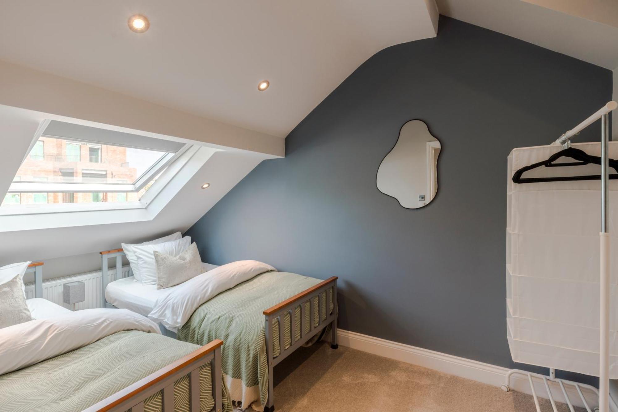 Stunning 3 Bed Duplex Apartment In The Heart Of West Hampstead London Exteriör bild