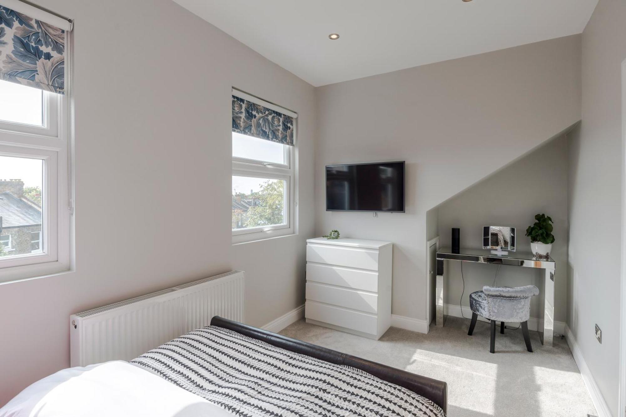 Stunning 3 Bed Duplex Apartment In The Heart Of West Hampstead London Exteriör bild